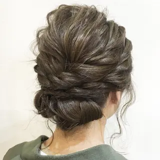 セミロング ヘアアレンジ まなべ さくらのヘアスタイル