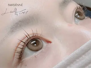 マツエク・マツパ kana .のネイルデザイン