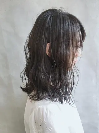 ミディアム MOU namba ムウナンバのヘアスタイル