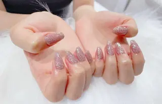 ネイル リスブラン AYUMI 🍎のネイルデザイン