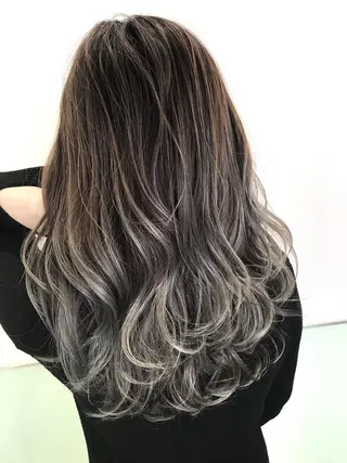 セミロング 下條 真のヘアスタイル