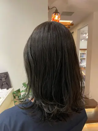 セミロング イシバシ ミナミのヘアスタイル