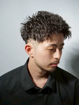ミディアム パーマ 柴田 嘉文のヘアスタイル