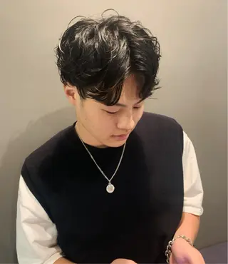 パーマ メンズ NERO 眞下秋歩のヘアスタイル