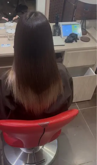 ロング 渡部 優衣のヘアスタイル