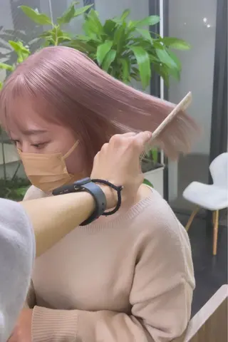 ミディアム 有人/バレイヤージュ /シャドールーツのヘアスタイル