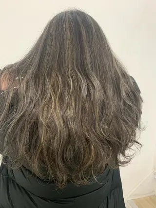 セミロング カラー 西村あきや トレンド韓国ヘアのヘアスタイル