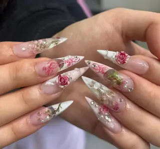 ネイル Pure&Rich Nailのネイルデザイン