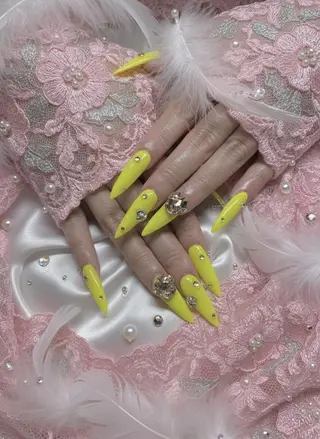 ネイル 24時間営業 UNABOMBAのネイルデザイン