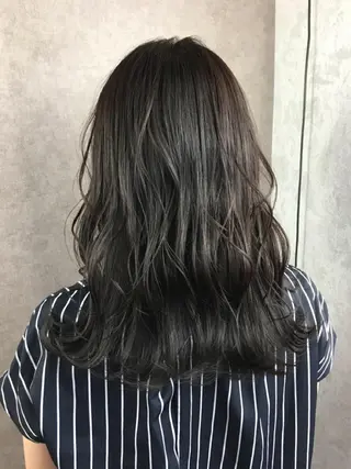 セミロング カラー ツイストスパイラル パーマ🟡KYOUのヘアスタイル