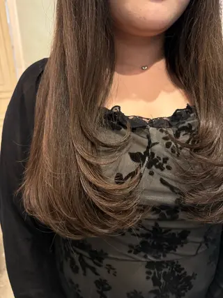 ロング 小村 理音のヘアスタイル