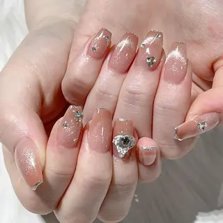 ネイル Queens テイのネイルデザイン