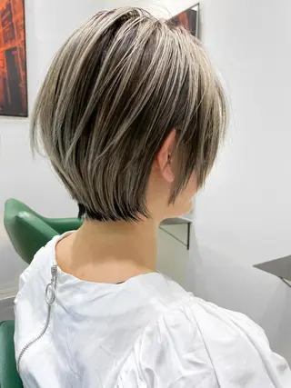 ショート カラー Re:ta Hair 飯田淳平のヘアスタイル