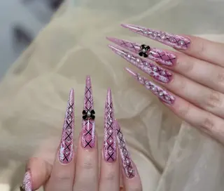 ネイル Pure&Rich Nailのネイルデザイン