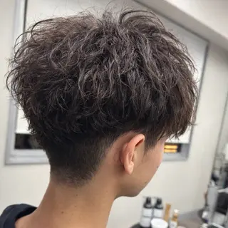 メンズ 表参道フェザーパーマ ニュアンスパーマのヘアスタイル