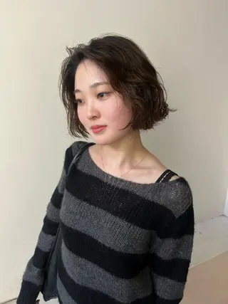 ミディアム 大人っぽ透明感カラー 🦢MOMOHA🦢のヘアスタイル