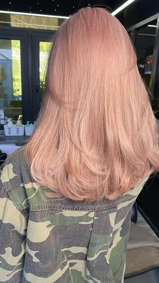 セミロング Hana ハイトーン🕯🩰のヘアスタイル