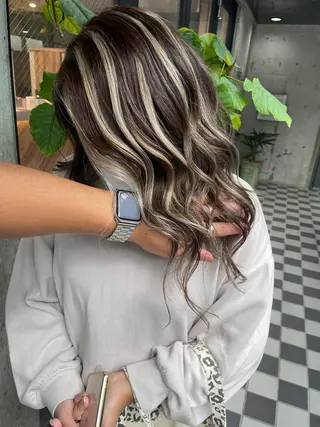 セミロング カラー SALOWIN  原宿ash所属・タナカ タクヤのヘアスタイル