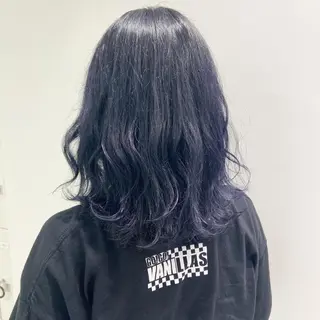 セミロング 寒色＆ブリーチ特化 寒色MiOのヘアスタイル