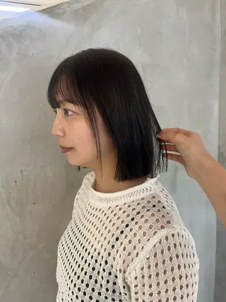 ミディアム カラー effect横浜所属・切りっぱなしボブ/ 艶カラー/綾莉のヘアスタイル