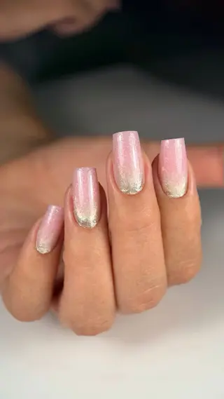 ネイル ナオネイルサロン所属・オトヤ ナオミのネイルデザイン