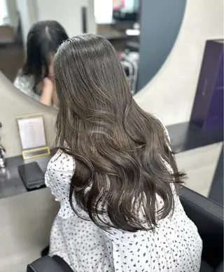 ロング カラー ヘアアレンジ youres hair東新宿店所属・新宿⌇韓国風ヘア ⌇透明感カラーのヘアスタイル