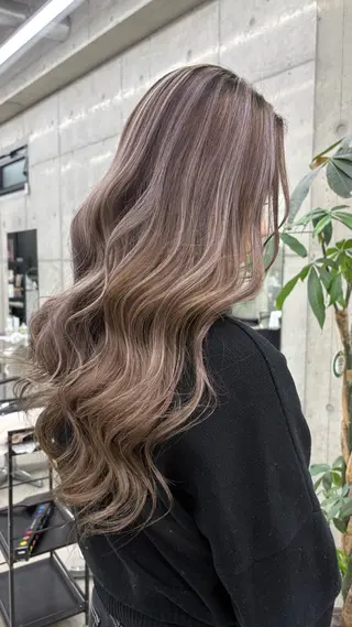 ロング 福田 彩心のヘアスタイル