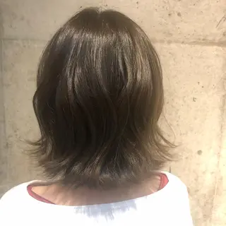 ミディアム カラー やすだ しおりのエステ・リラクイメージ