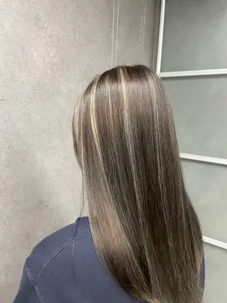 カラー 鈴木 月波のヘアスタイル