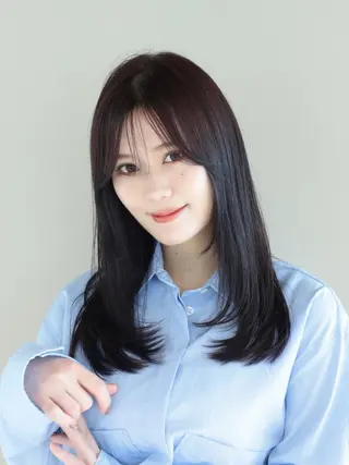 セミロング カラー レイヤー/顔周り /透明感🩶高橋大のヘアスタイル