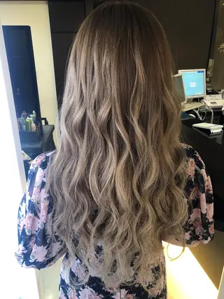 ロング Moana by headlight 豊中曽根店所属・園田 美恵子のヘアスタイル