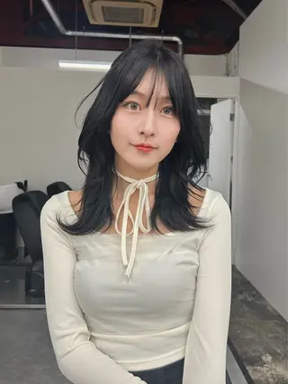 ミディアム Lien by kiitos所属・韓国ヘア×レイヤー カット/上田丈也のヘアスタイル