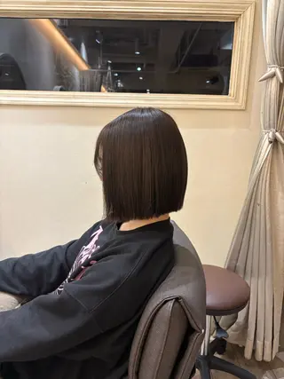 ショート カラー 艶カラー／ レイヤー／栄／あやかのヘアスタイル