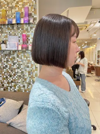 ミディアム ボブ ブリーチ/miinaのヘアスタイル