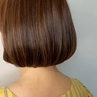 ショート カラー 小森 衣純のヘアスタイル