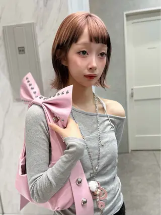 ミディアム karin ボブハイトーンのヘアスタイル