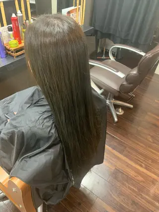 ロング ヴェチカヘア京橋所属・脱白髪染め カミタニのヘアスタイル