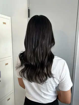 ロング FERIA 池田 比嘉あゆ美のヘアスタイル