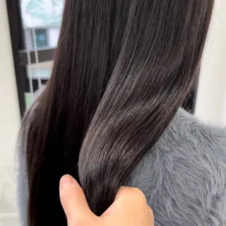 セミロング カラー ケアブリーチ/ 髪質改善/上質艶髪のヘアスタイル