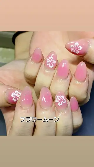 ネイル フラワー ムーンのネイルデザイン