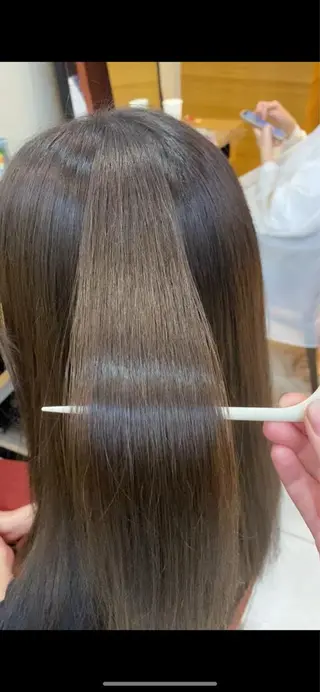 ロング あやめ【顔まわり/レ イヤー/柔らかカラ】のヘアスタイル