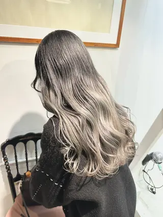 セミロング カラー kai .のヘアスタイル