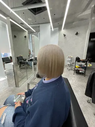 ショート カラー エフェクトブリーチ 神戸 三宮 麟太郎のヘアスタイル