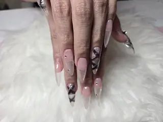 ロング LILY Salonのネイルデザイン