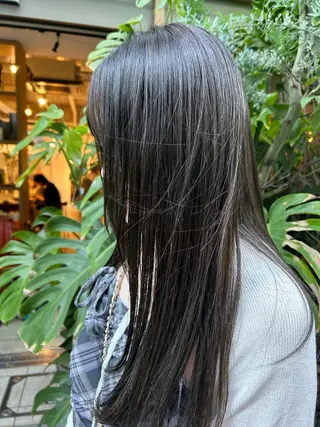 ロング カラー 越阪部 碧子のヘアスタイル