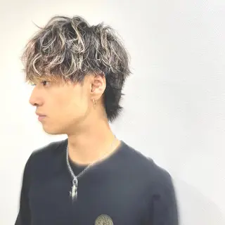 メンズ 心斎橋バレイヤージュ 小林勝貴のヘアスタイル
