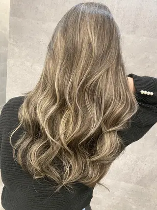 セミロング カラー パーマ ヘアアレンジ ネイル マツエク・マツパ 井上 一平のヘアスタイル