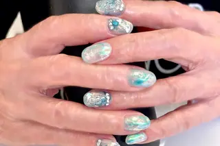 ネイル ママリンド　志村坂上店所属・しみ えんのネイルデザイン