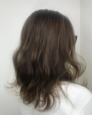 セミロング カラー 柴田 祐輔のヘアスタイル