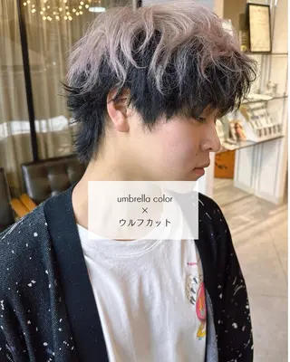 ショート カラー パーマ メンズ ウルフとハイトーン みっちー✂️のヘアスタイル